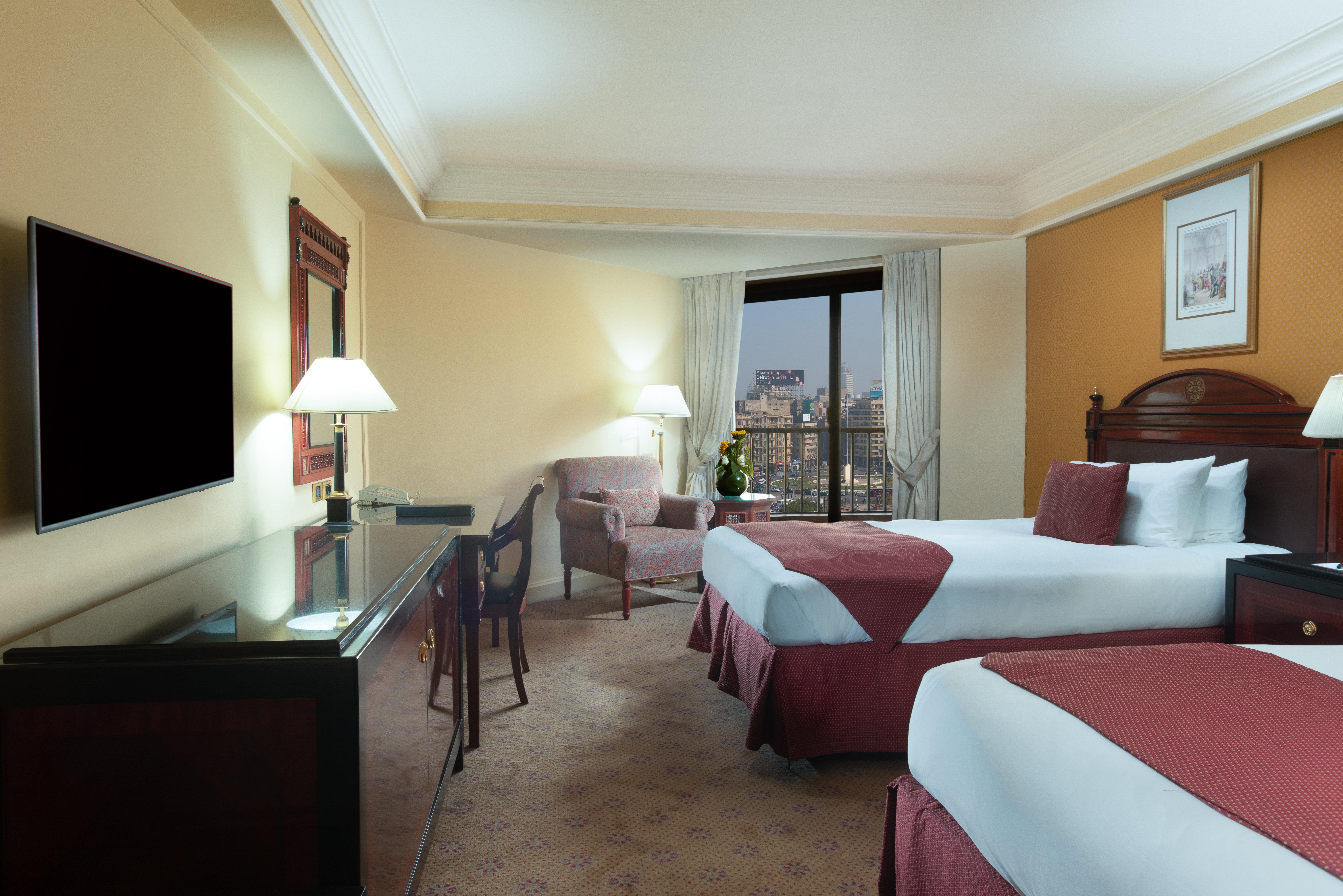 فندق إنتركونتيننتال سميراميس القاهرة المظهر الخارجي الصورة A guest room at the Hilton San Francisco
