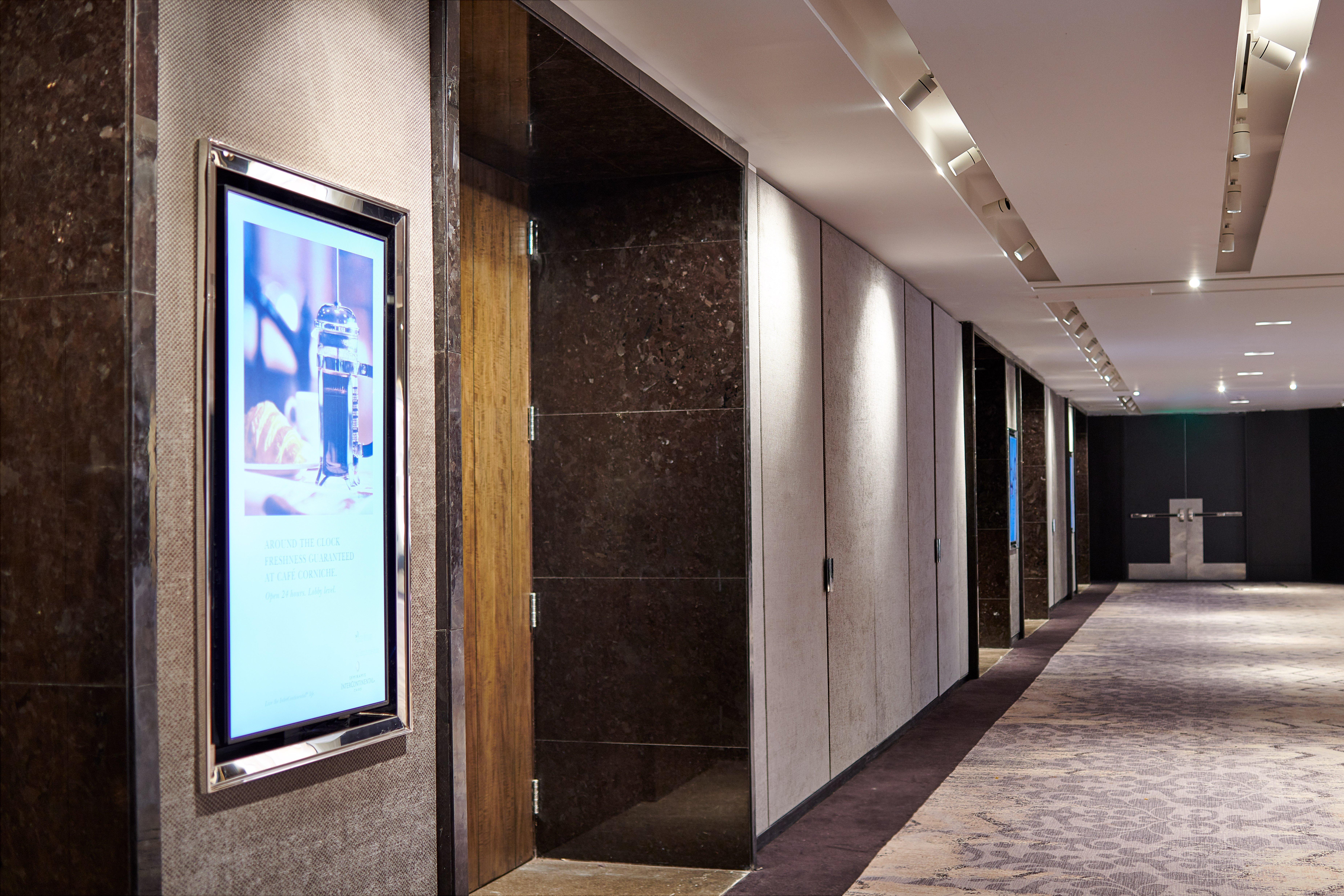 فندق إنتركونتيننتال سميراميس القاهرة المظهر الخارجي الصورة Digital signage in a hotel