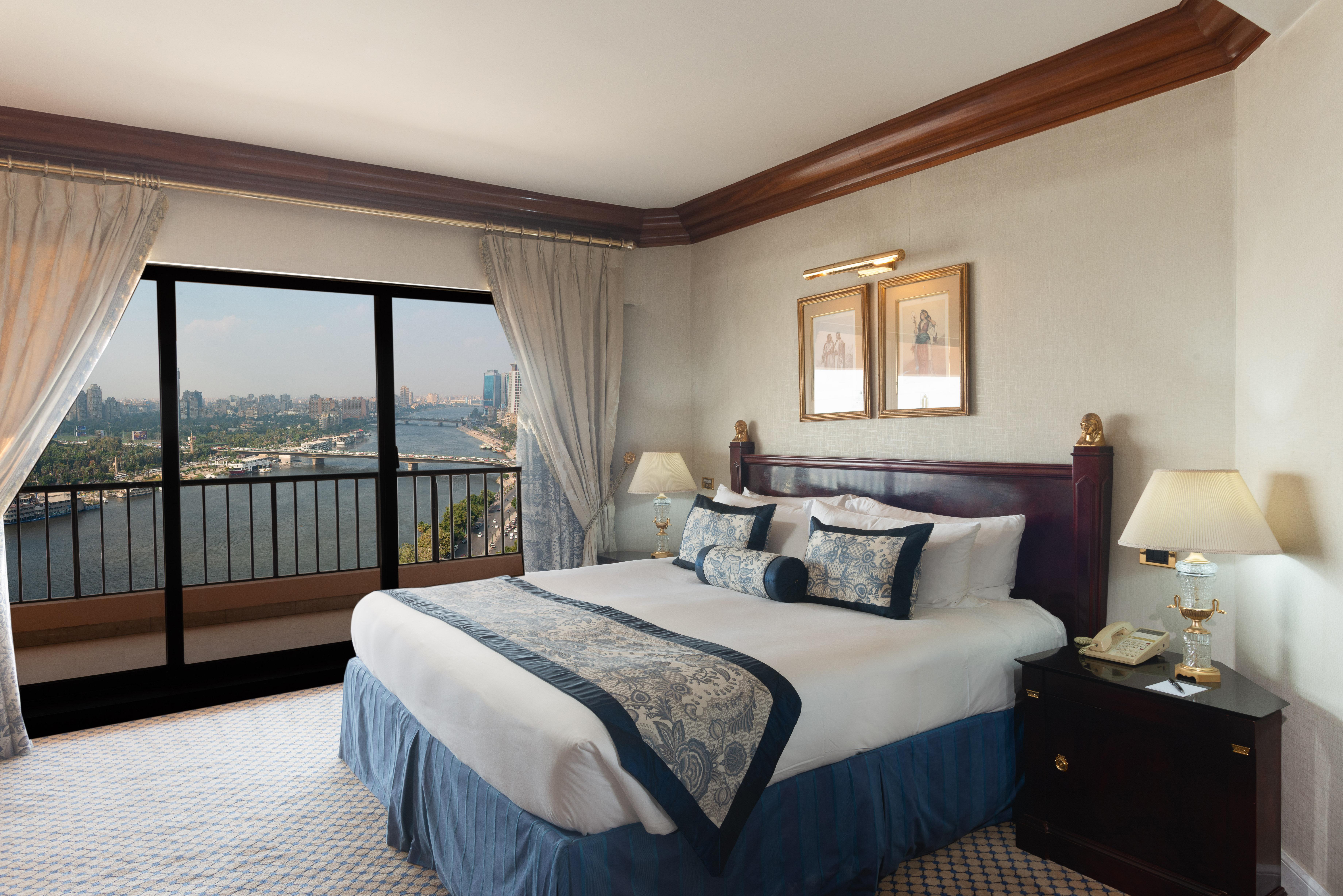 فندق إنتركونتيننتال سميراميس القاهرة المظهر الخارجي الصورة A bedroom at the Four Seasons Hotel, Cairo