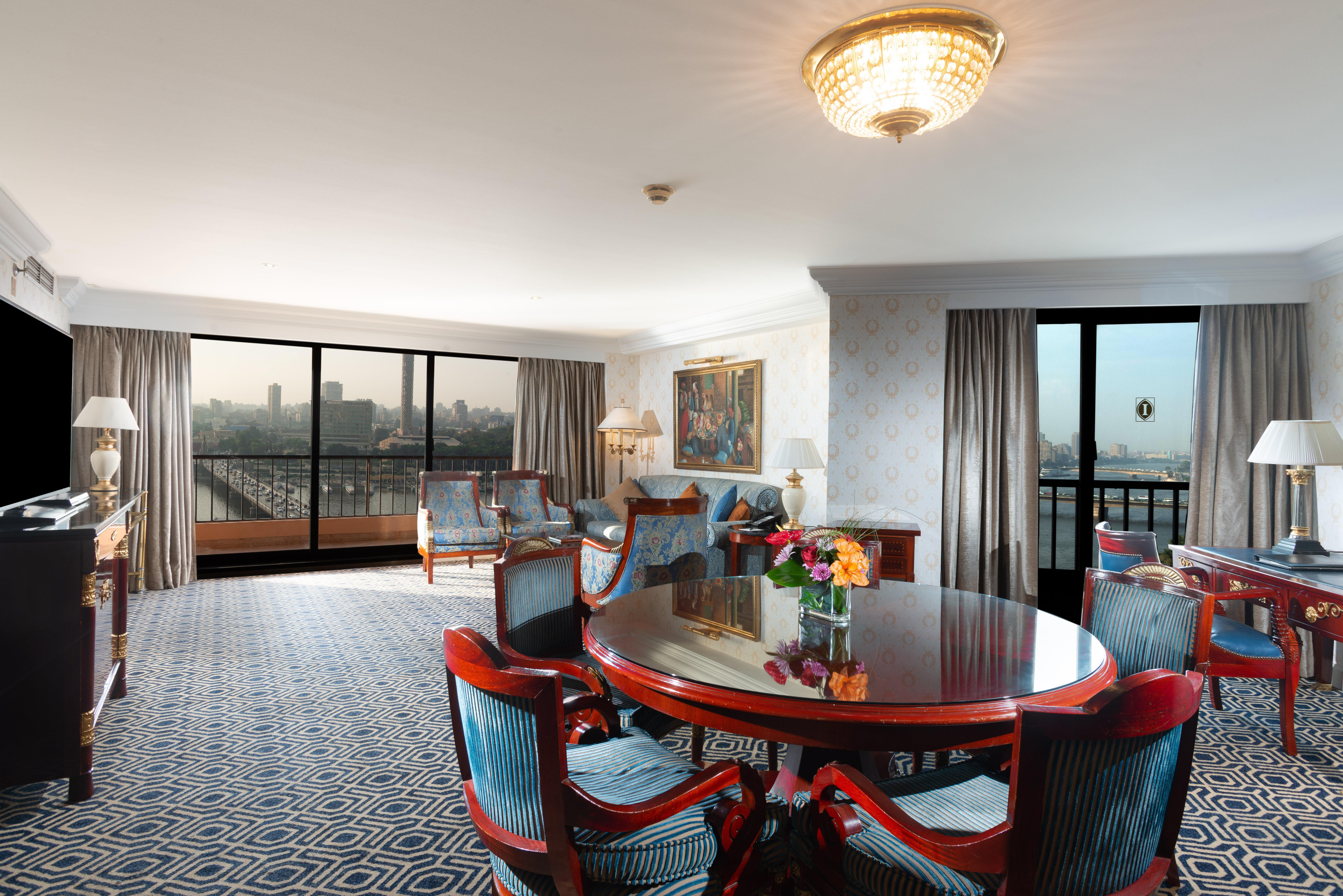 فندق إنتركونتيننتال سميراميس القاهرة المظهر الخارجي الصورة A suite at the Grand Hyatt Hotel, Cairo