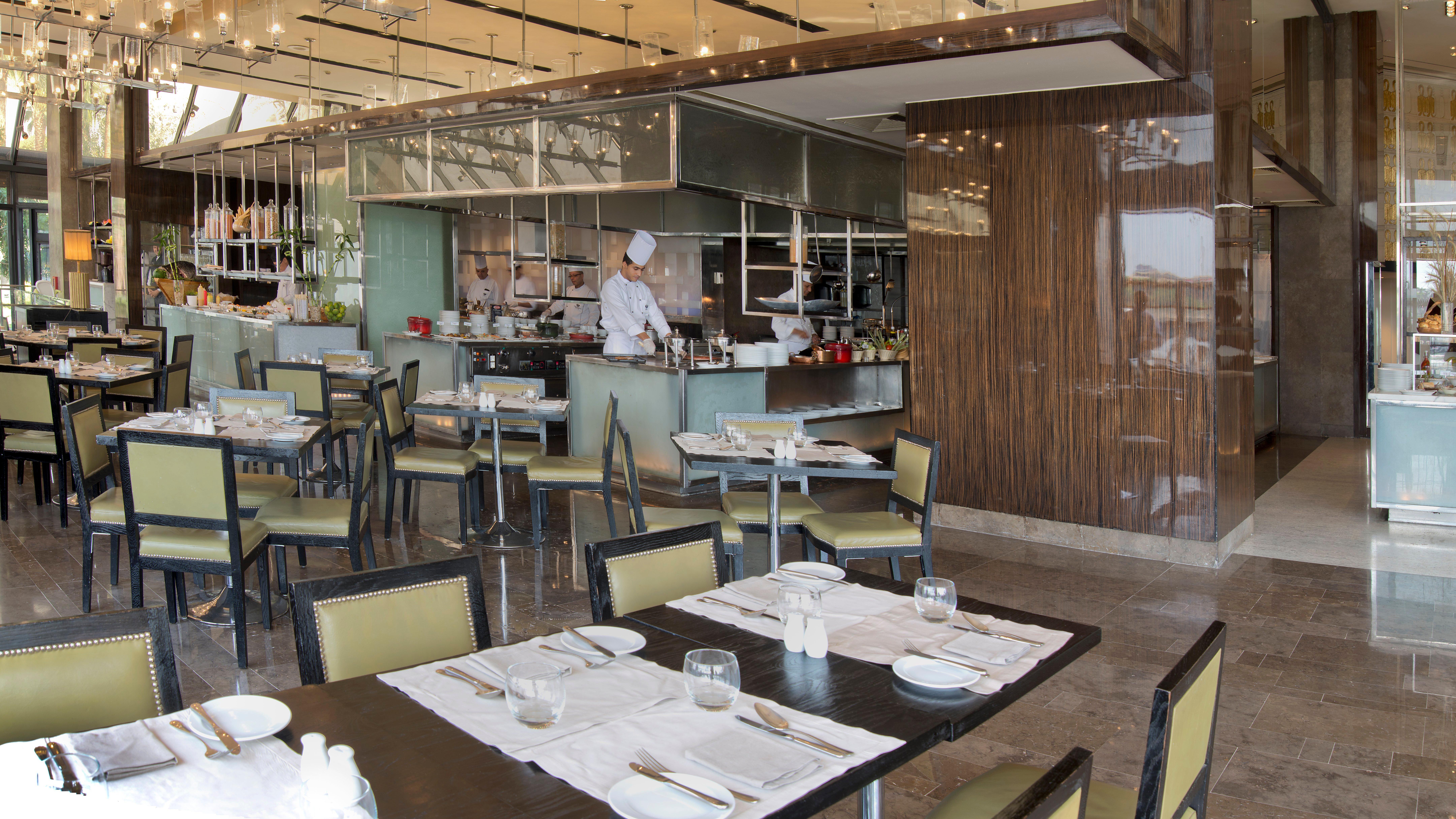 فندق إنتركونتيننتال سميراميس القاهرة المظهر الخارجي الصورة The restaurant's interior