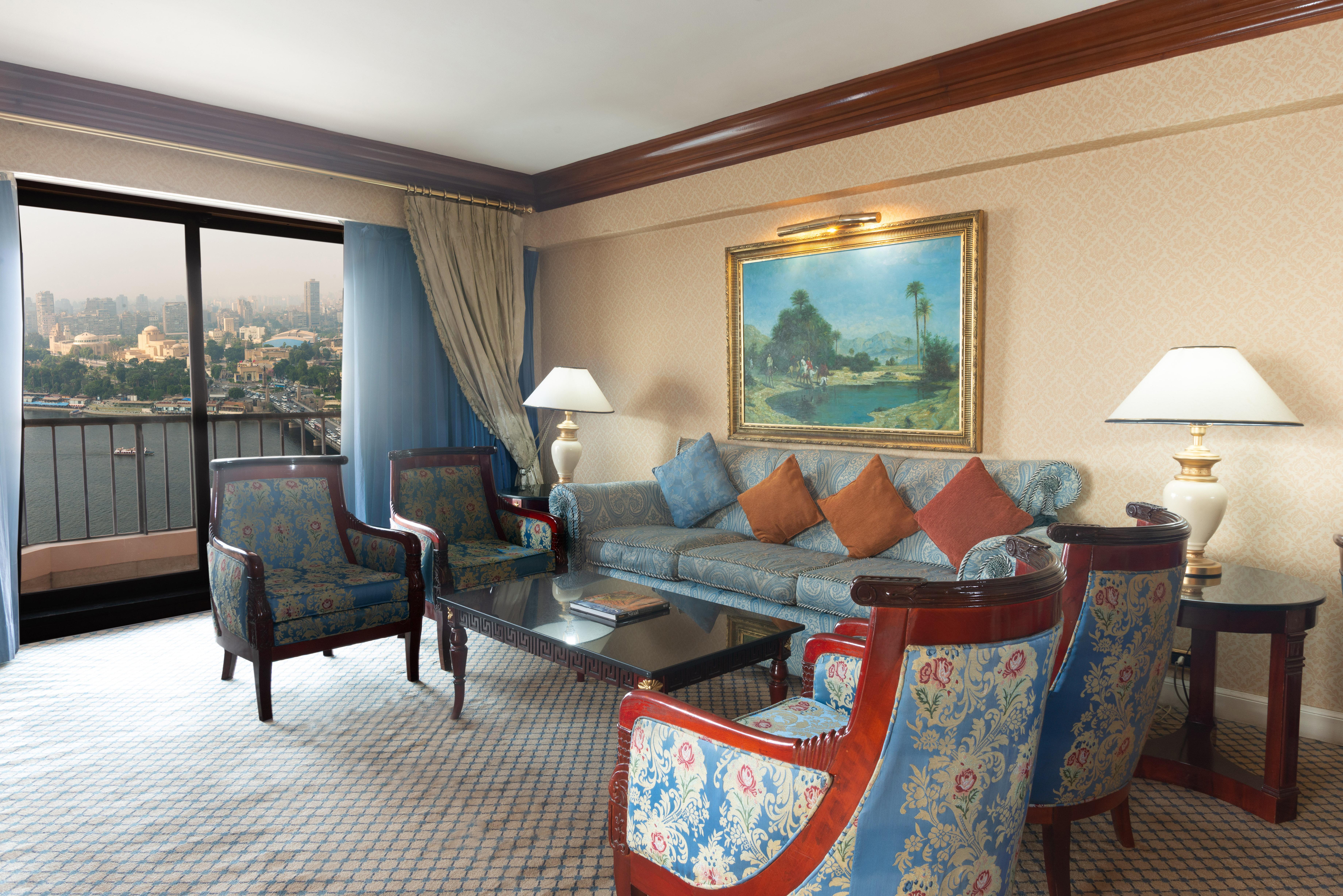 فندق إنتركونتيننتال سميراميس القاهرة المظهر الخارجي الصورة A suite at the Four Seasons Hotel, Cairo